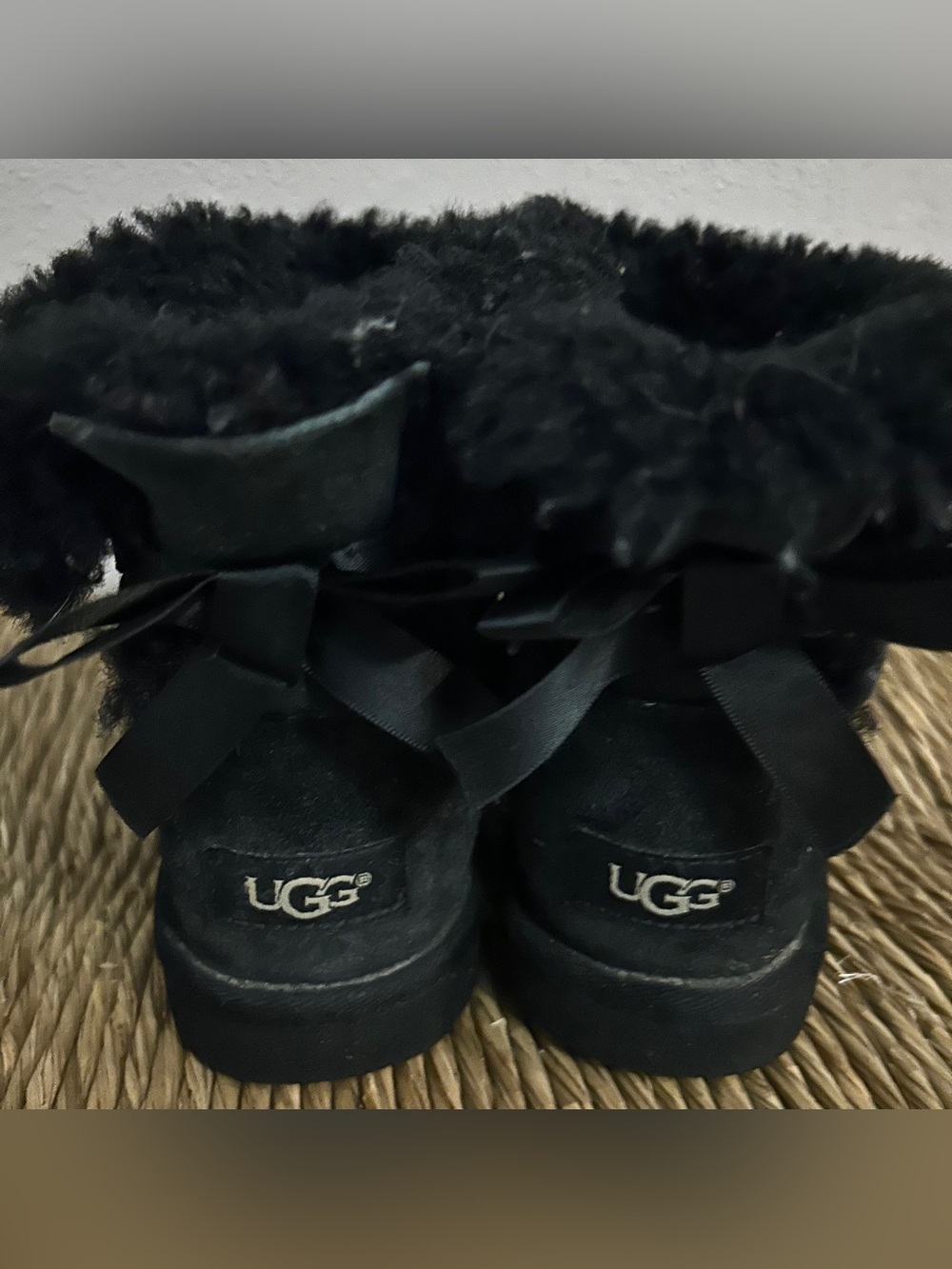 UGG mini baily bow Black Shearling Bow Back Ankle Boots